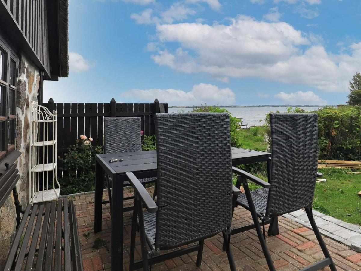 4 Person Holiday Home In Mesinge Eksteriør billede