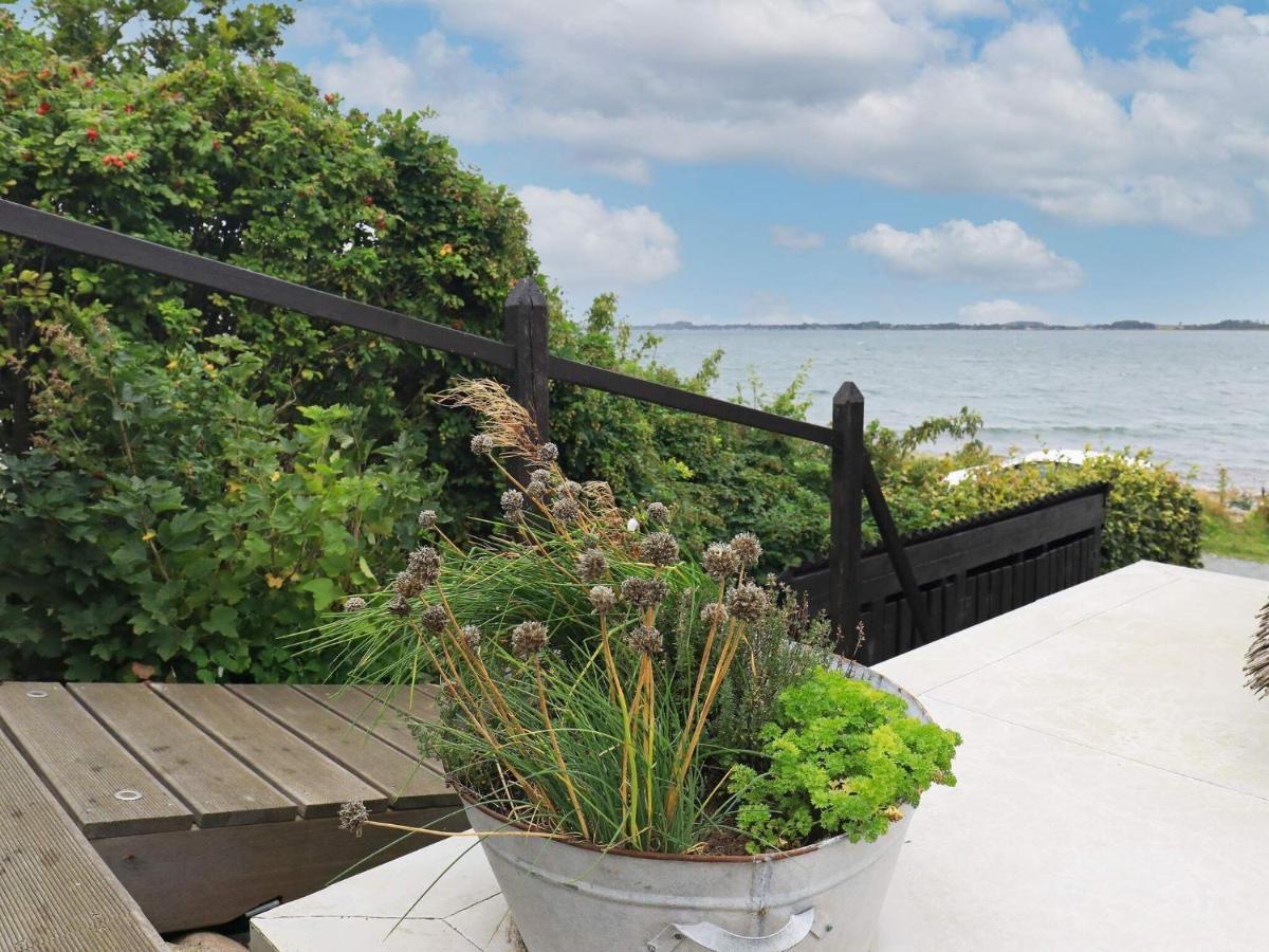 4 Person Holiday Home In Mesinge Eksteriør billede