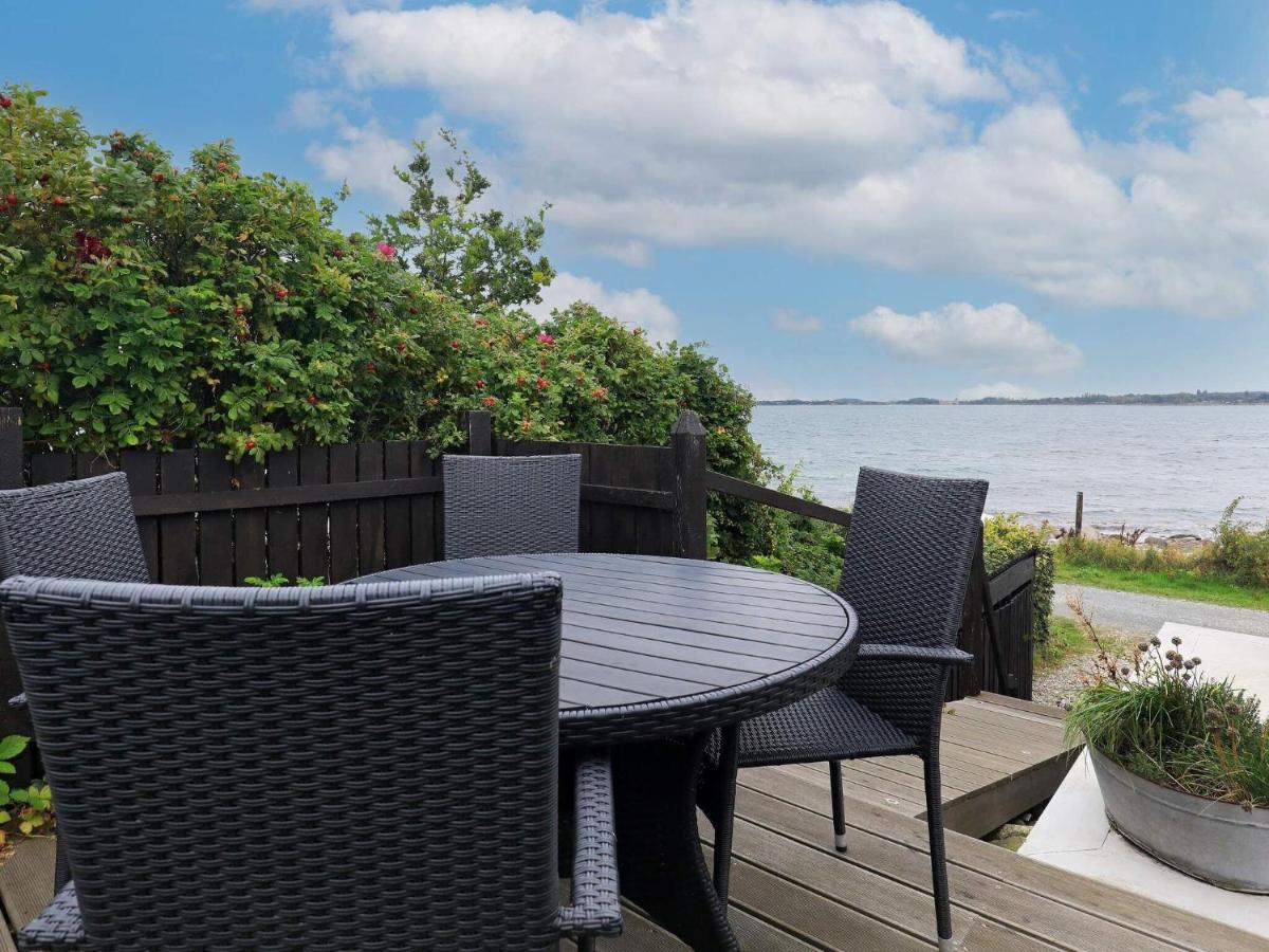 4 Person Holiday Home In Mesinge Eksteriør billede